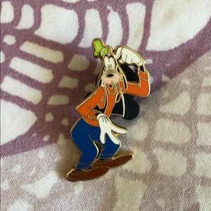Goofy Disney Pin